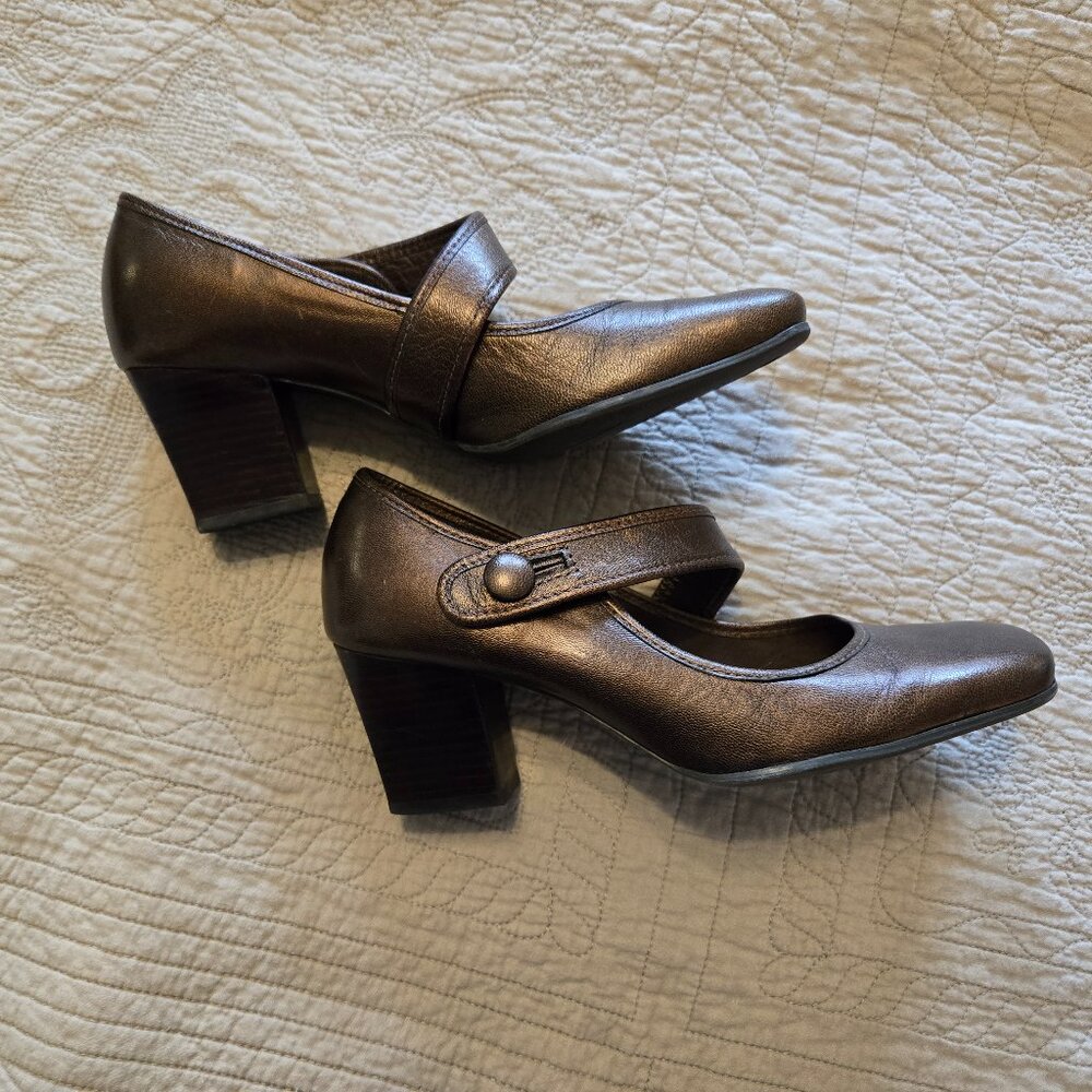 Clark's Bronze Mary Jane Heels - U.K. Size 4 /U.S. Size 6